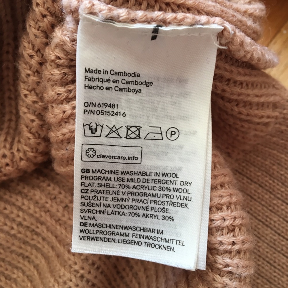 H&M Sweater - Picture 4 of 4